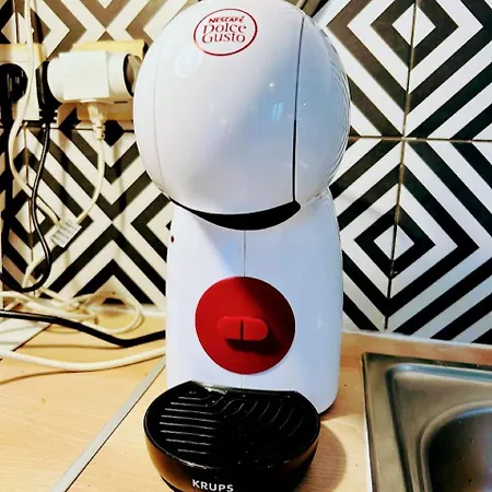 Serenity - Garden Calm & Air Conditioning Downtown Appartement