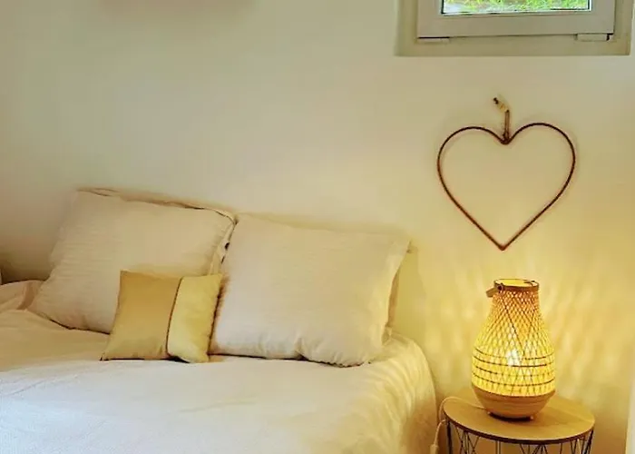 Apartamento Serenity - Garden Calm & Air Conditioning Downtown *